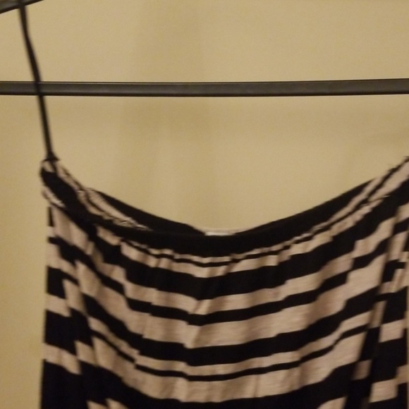 Dress - Picture 8 of 8